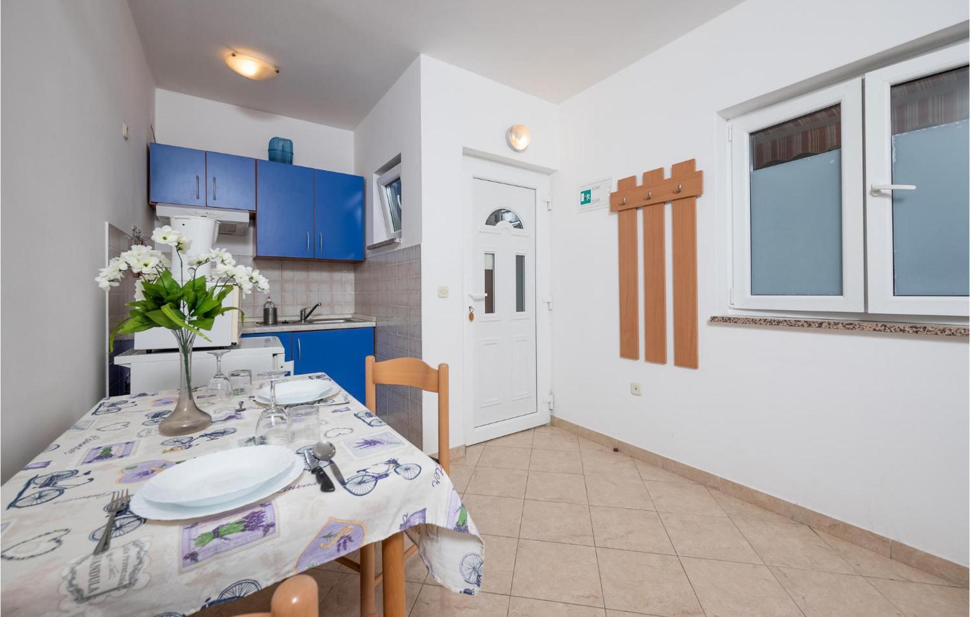 1 Bedroom Gorgeous Apartment In バニョレ エクステリア 写真